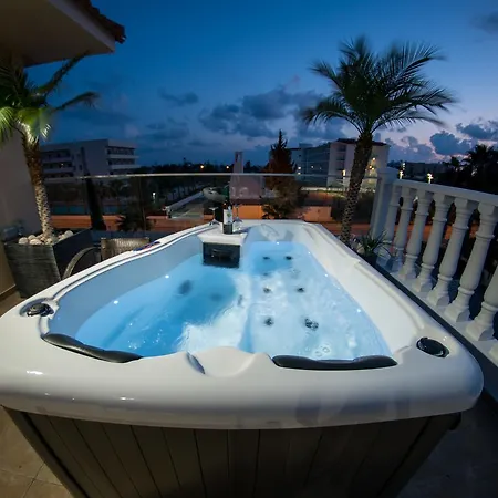 Nissi Golden Sands Paradi