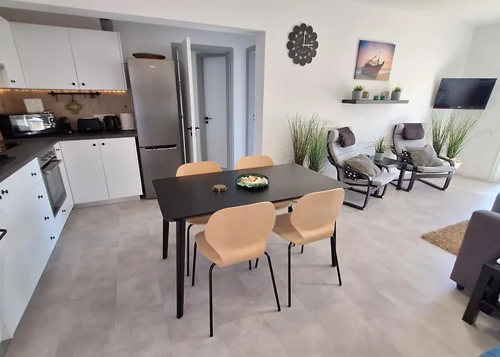 Nissi Golden Sands Paradi *